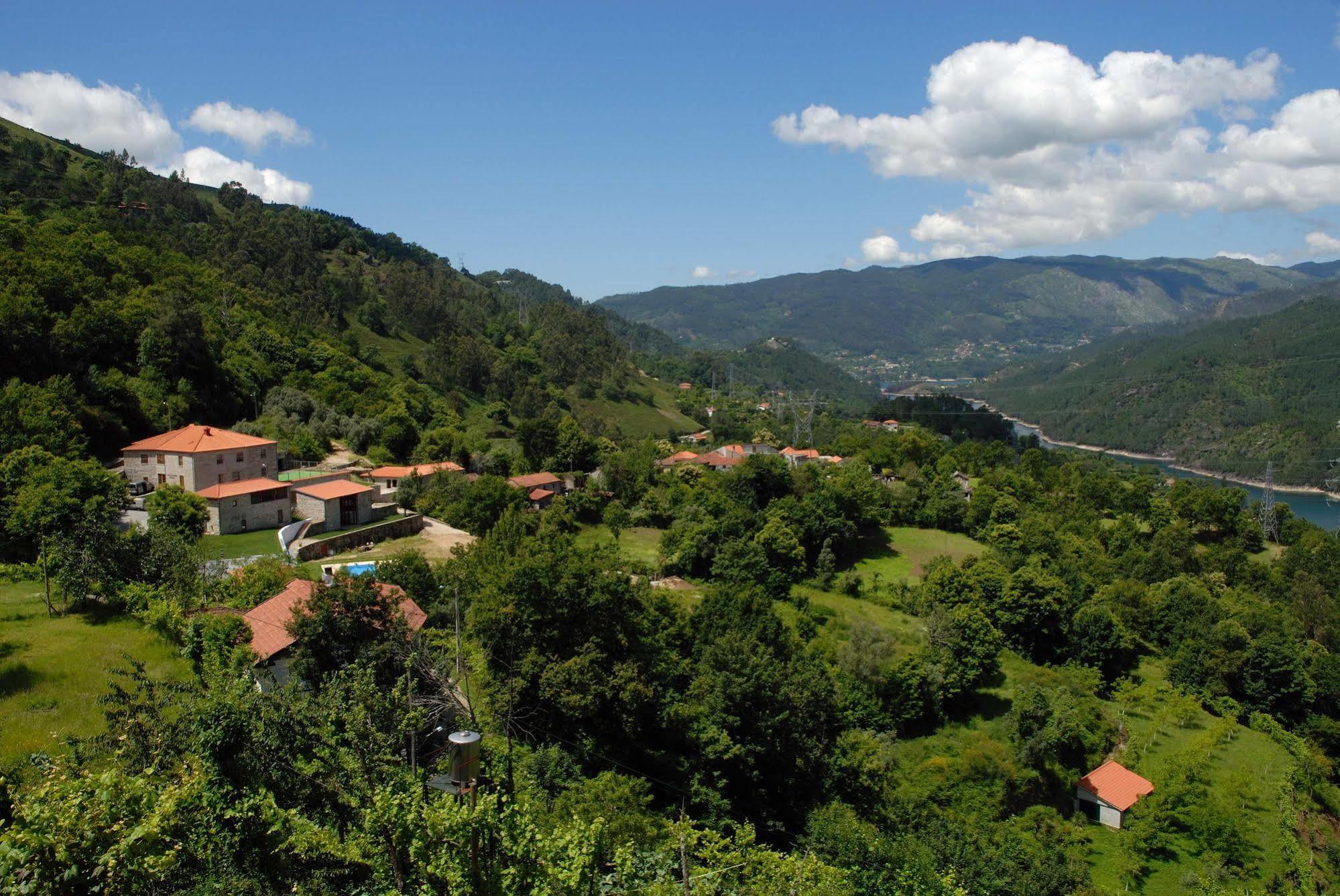 Aldeia Turistica De Louredo Guest House วีเอย์รา ดู มีโญ ภายนอก รูปภาพ
