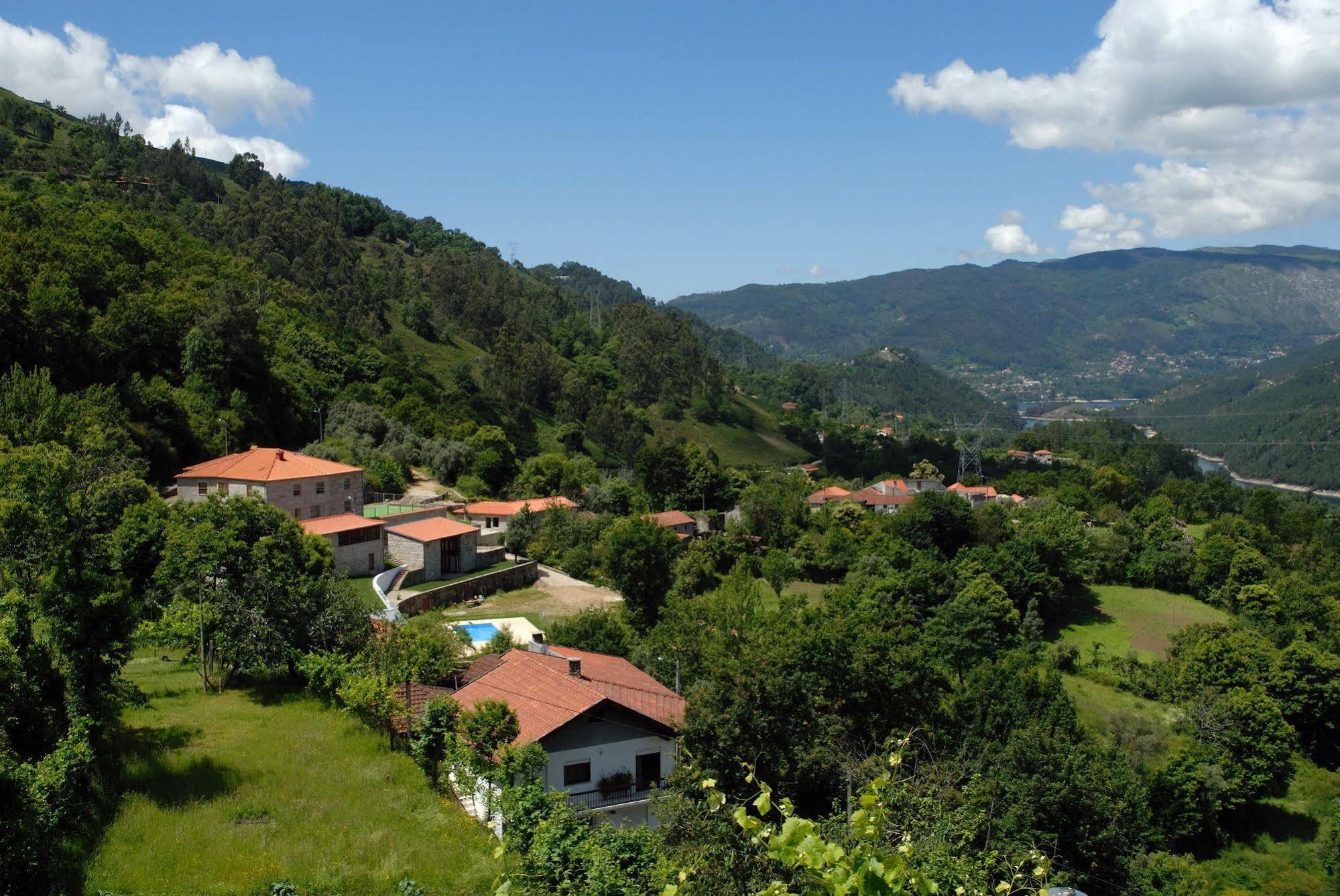 Aldeia Turistica De Louredo Guest House วีเอย์รา ดู มีโญ ภายนอก รูปภาพ