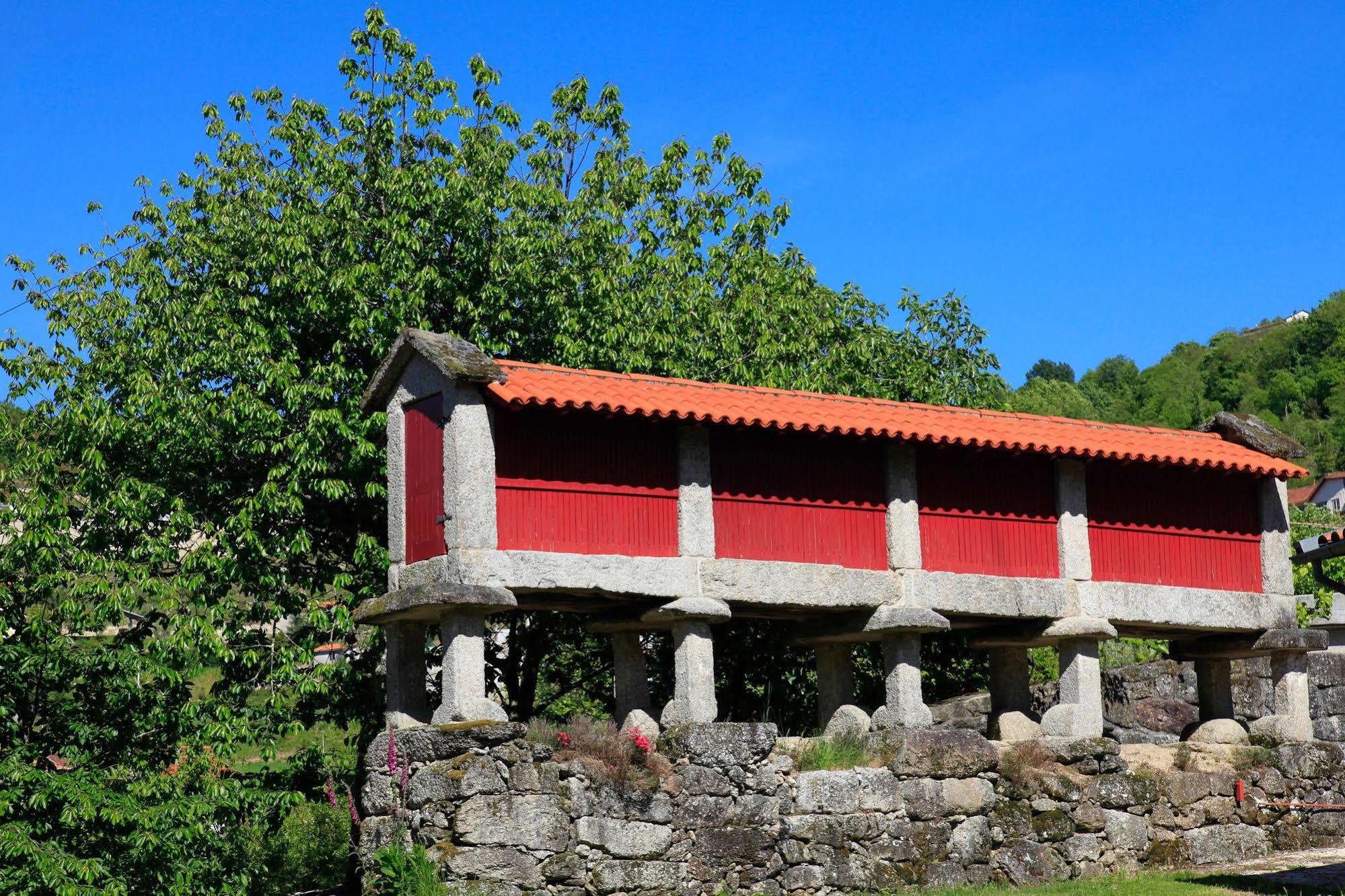 Aldeia Turistica De Louredo Guest House วีเอย์รา ดู มีโญ ภายนอก รูปภาพ