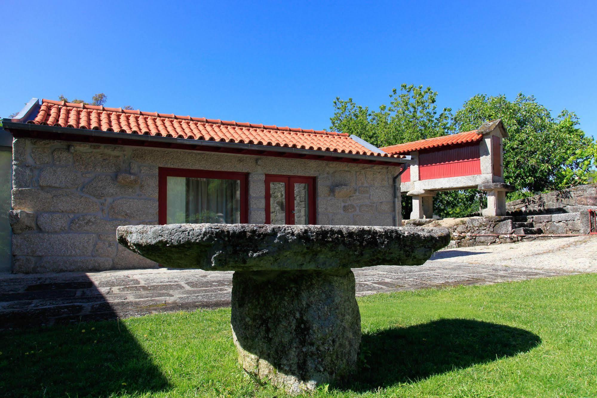 Aldeia Turistica De Louredo Guest House วีเอย์รา ดู มีโญ ภายนอก รูปภาพ