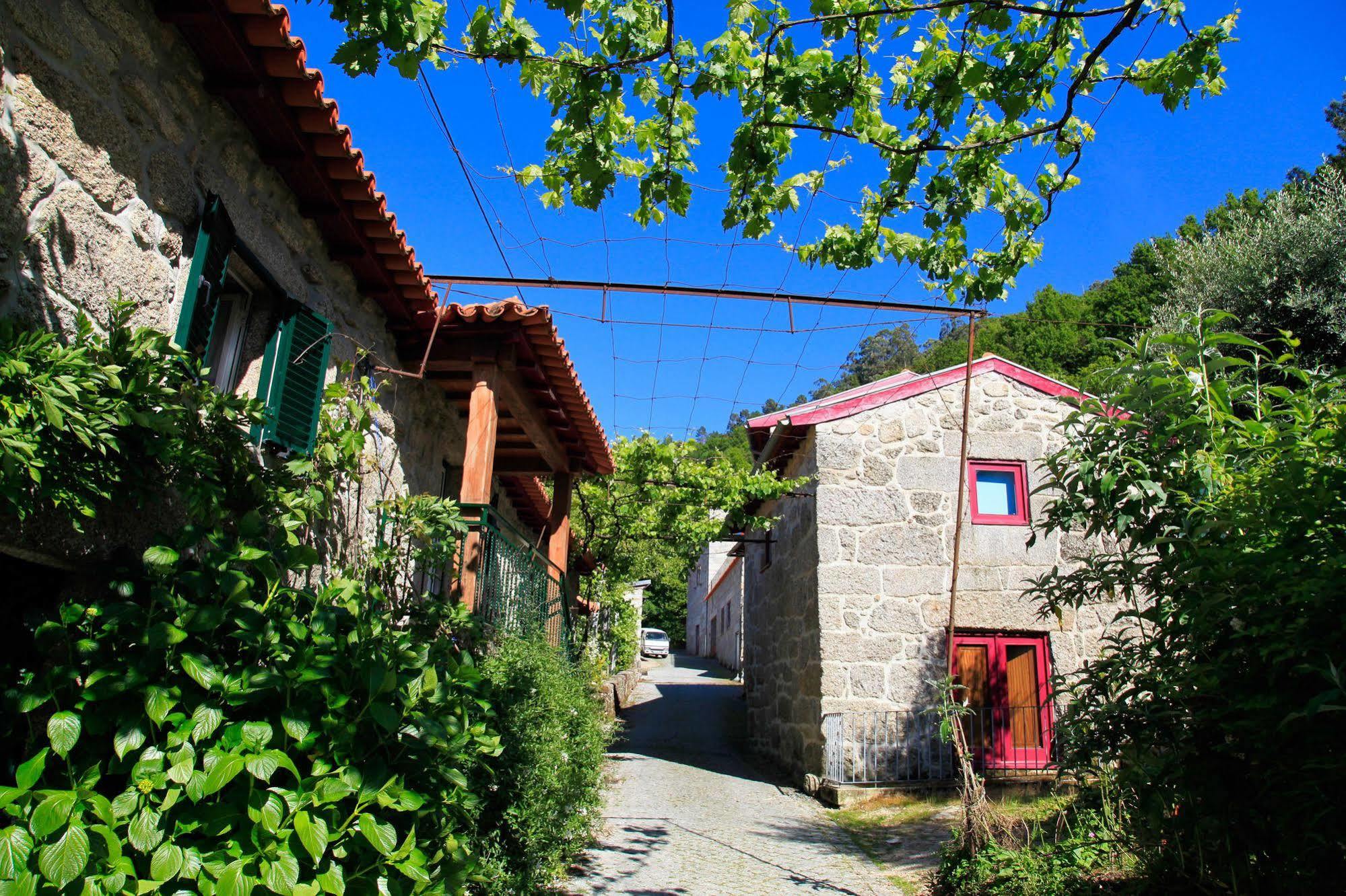 Aldeia Turistica De Louredo Guest House วีเอย์รา ดู มีโญ ภายนอก รูปภาพ